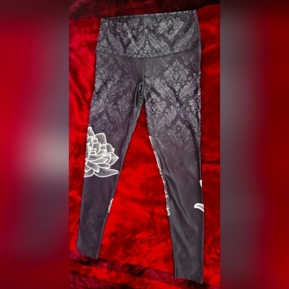 Lotus Legging - Picture 6 of 8